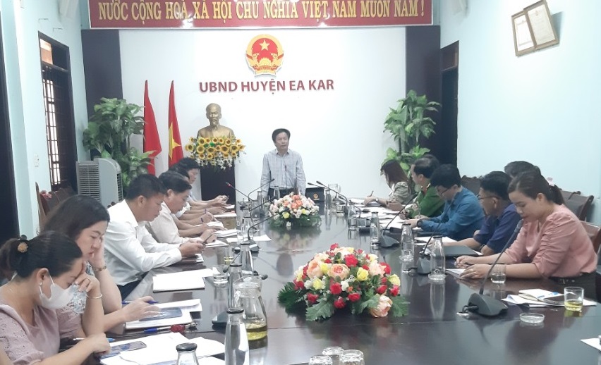 UBND huyện Ea Kar tổ chức cuộc họp thường kỳ tháng 5/2023
